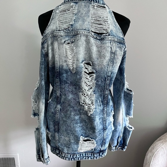 Fashion Nova Oversized Cold Shoulder Blue Distressed Jean Jacket (S) - Picture 5 of 6